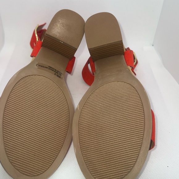 Red Ankle Strap Heeled Sandals Gold Buckle Open Toe Block Heel Shoes - Picture 5 of 6